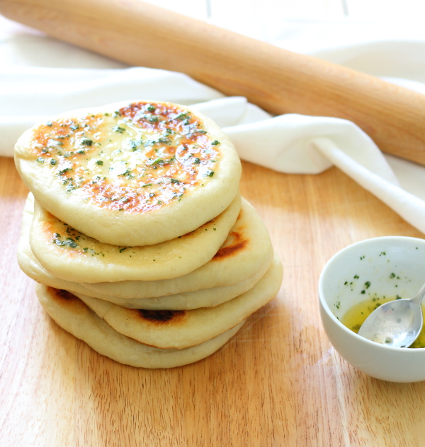 Garlic and Coriander Flatbreads Recipe - Chewy on the outside, soft and fluffy inside, the perfect accompaniment to everything! | sliceofkitchenlife.com