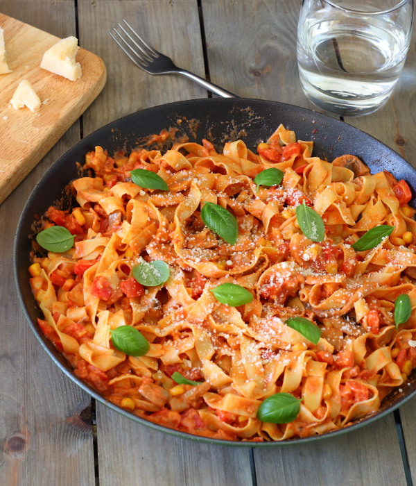 Spicy Chorizo and Red Pepper Pasta Recipe - Creamy, cheesy and packed full of veggies, this pasta dish is warming, comforting and oh so tasty!